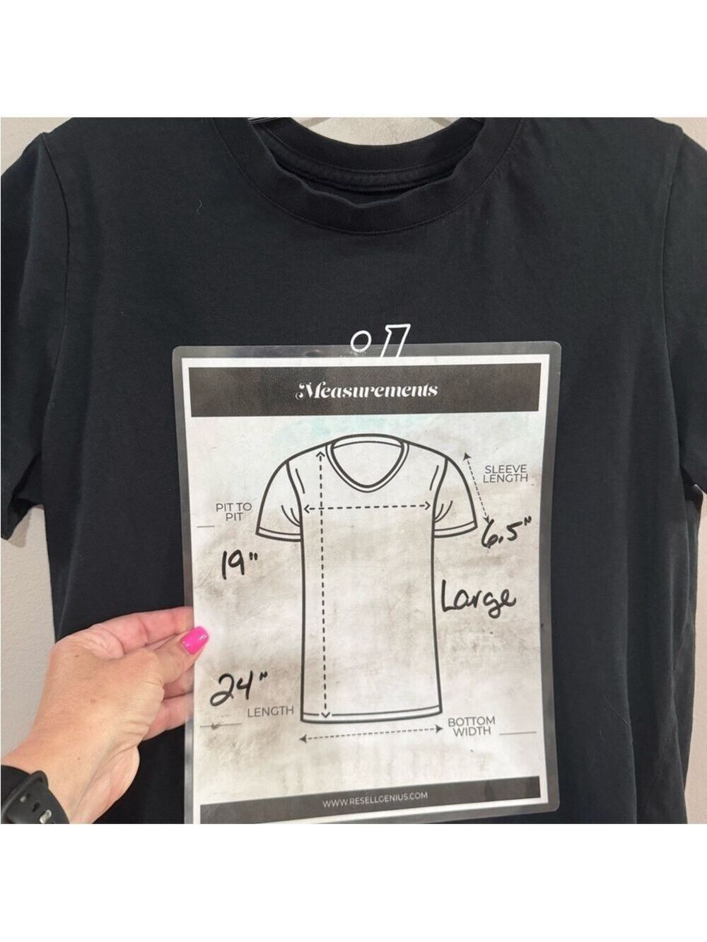 Women's The Nike Tee Icon Clash Black & White Short Sleeve Tee. Size L - Picture 7 of 9